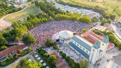 Medjugorje: Papa alerta jovens contra as ilusões da «felicidade passageira»