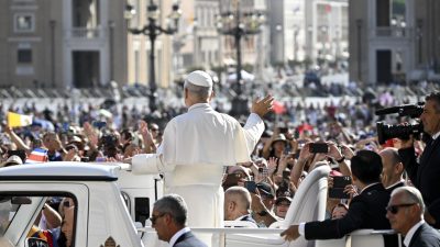 Vaticano: Papa denuncia mercantilização do corpo e alerta para «falsificações» da dignidade humana