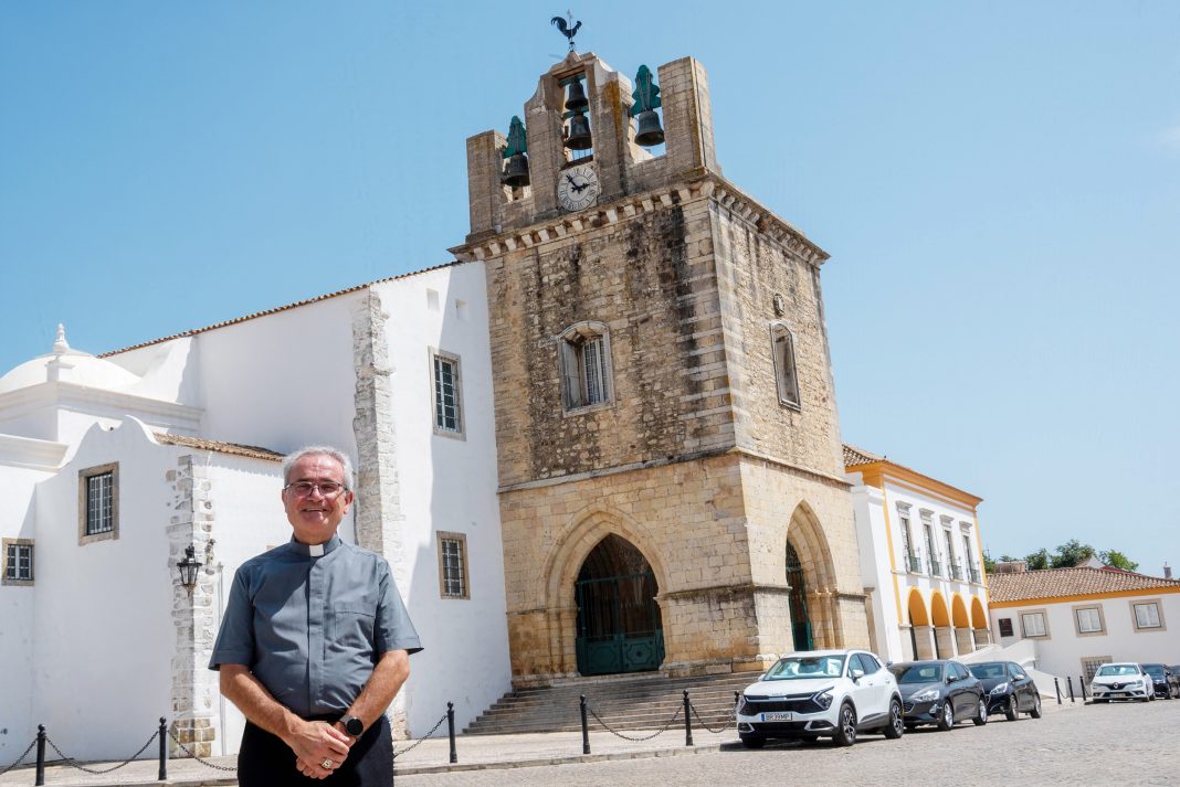 Igreja/Portugal: D. Vitorino Soares toma posse como bispo do Algarve