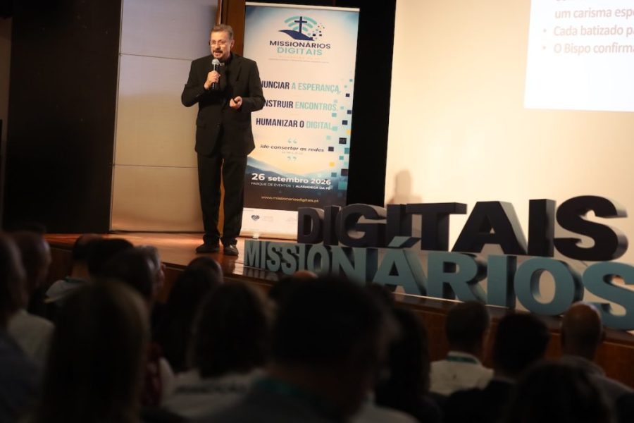 Igreja/Media: «Atrás de um ecrã há sempre uma pessoa», diz responsável do Vaticano