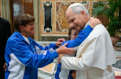 Vaticano: Papa aponta atletas com deficiência como exemplos de paz