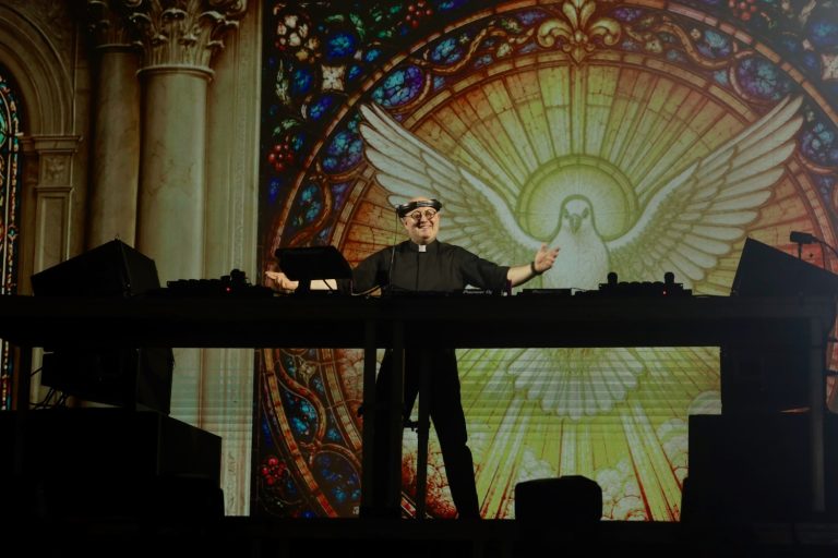 Igreja/Media: Padre e DJ Guilherme Peixoto alerta para transformação das redes em «lugar de ódio»