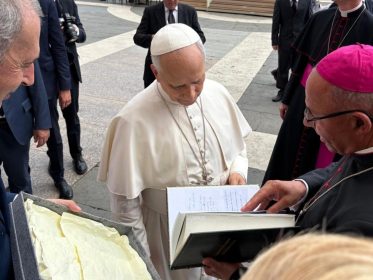 Vaticano: Patriarca sublinha centralidade do amor, em Missa na Basílica de São Pedro