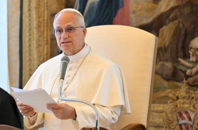 Vaticano: Papa apela a educação baseada na dignidade humana e no bem comum