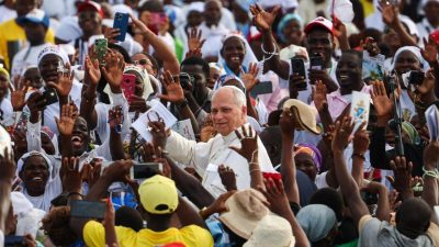Vaticano: Papa recusa tese de «juventude sacrificada», em mensagem a católicos da África Ocidental