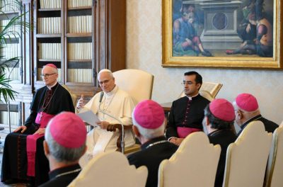 Vaticano: Papa recebeu bispos de regiões árabes, alertando para impacto da violência