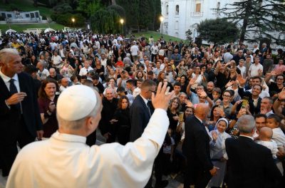 Vaticano: Papa encontrou-se com familiares dos funcionários do Estado