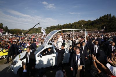 França: Papa encerra viagem marcada por apelos em defesa da vida e da paz