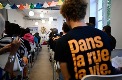França: Papa denuncia novas formas de escravatura económica e cultural