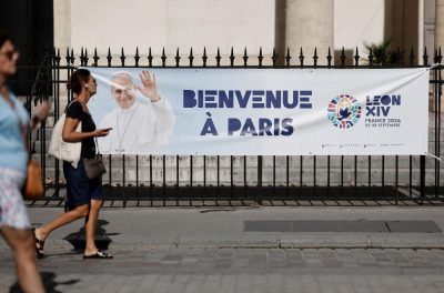 França: Inteligência artificial, futuro da Europa e diálogo inter-religioso na bagagem do Papa