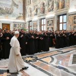 Vaticano: Papa pede seminaristas atentos às periferias humanas
