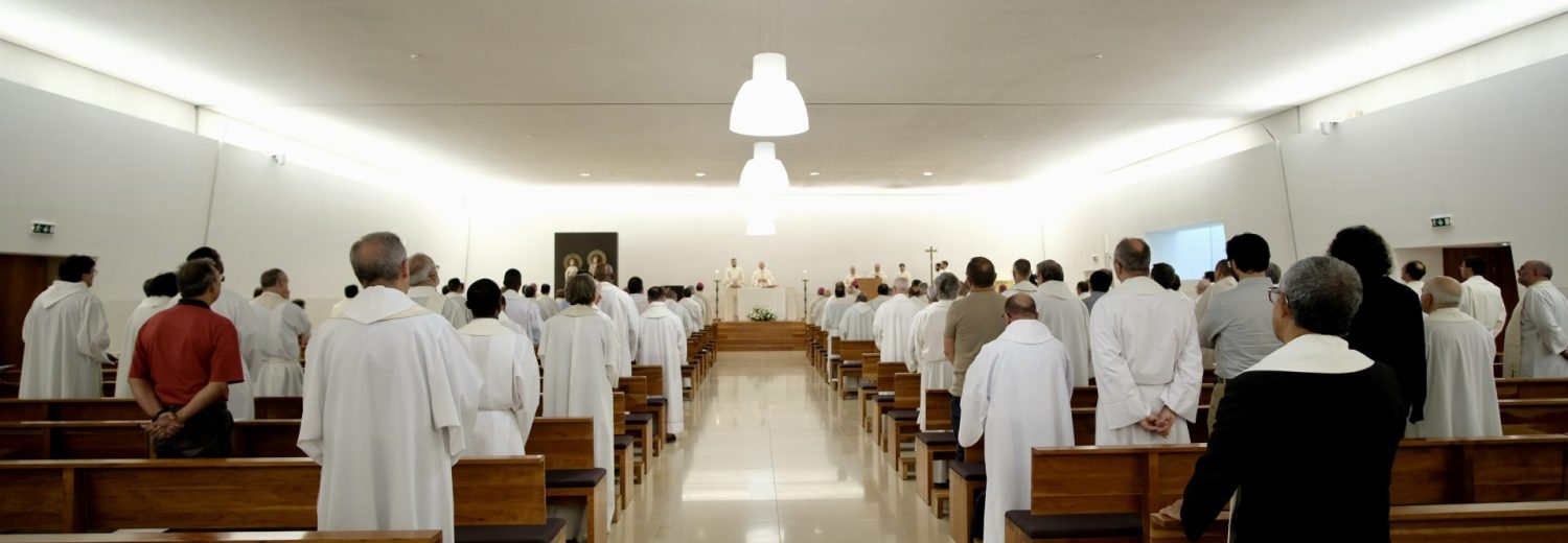 Clero: Sacerdotes rejeitam estatuto de «super-heróis» e pedem partilha de responsabilidades