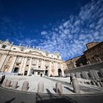 Vaticano: Papa anula normas de contenção salarial impostas durante a pandemia