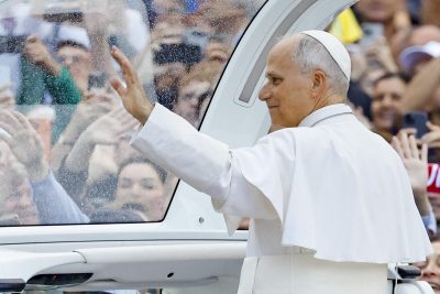 Vaticano: Papa sem necessidade de «qualquer terapêutica adicional», após operação ao pulmão