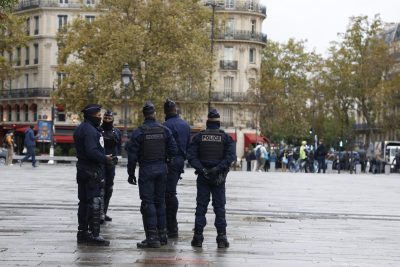 França: Bispos apelam à paz nos protestos estudantis e condenam violência