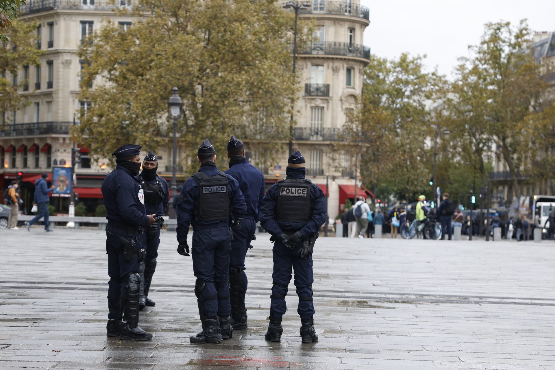 França: Bispos apelam à paz nos protestos estudantis e condenam violência