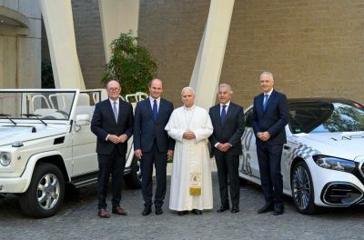 Vaticano: «Papamóvel deixou de ser apenas um meio de transporte para se tornar um instrumento de encontro» - Leão XIV