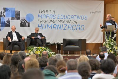 Educação/Portugal: Igreja desafia Estado a contar com todos para encontrar respostas aos desafios do ensino