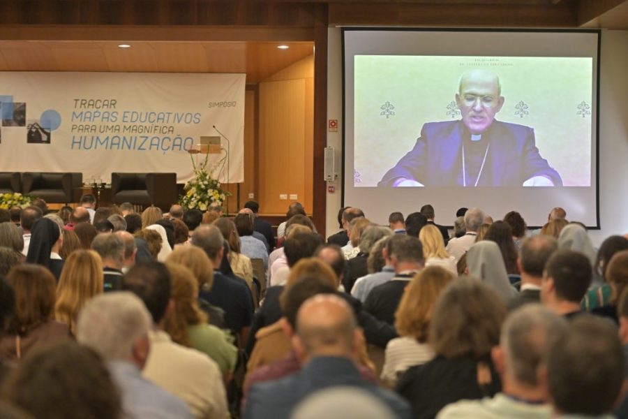 Educação/IA: D. José Tolentino Mendonça defende que tecnologia nunca substitui acompanhamento humano