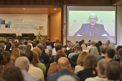 Educação/IA: D. José Tolentino Mendonça defende que tecnologia nunca substitui acompanhamento humano