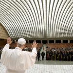 Vaticano: Papa critica «cultura do desempenho» que paralisa novas gerações