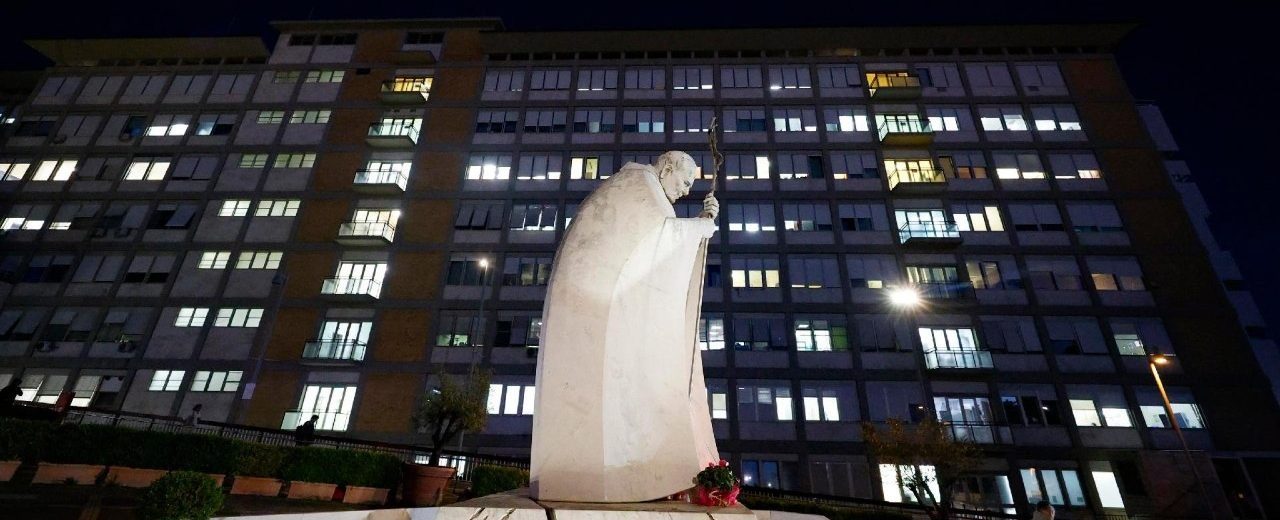 Roma: Médicos informam que Papa tem cancro de pulmão