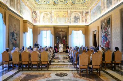 Vaticano: Papa aponta caridade como resposta à fragmentação humana