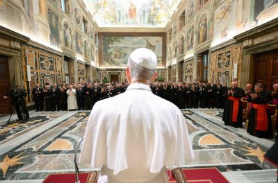 Vaticano: Papa diz que, sem os santos, história do mundo seria «menos humana»